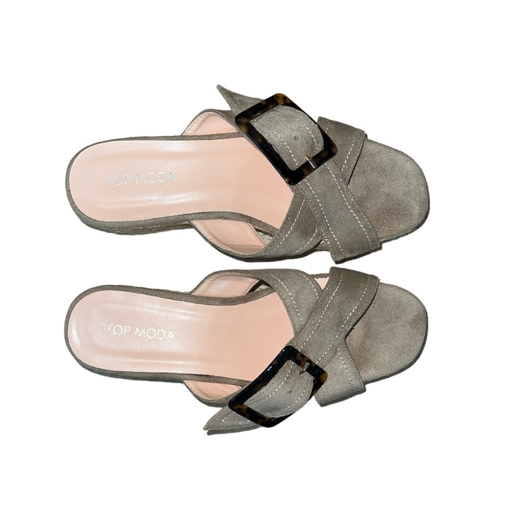 TOP Moda Women’s Tan Slip On Wedge Shoes Size 7.5 Buckle Platform Suede Sandals - Picture 4 of 10
